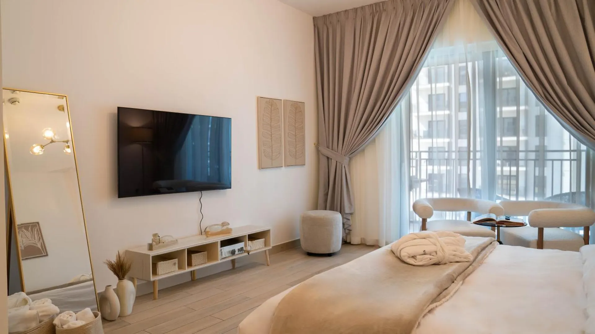 Apartamento Classy Modern Studio Canal And Pool View Abu Dhabi