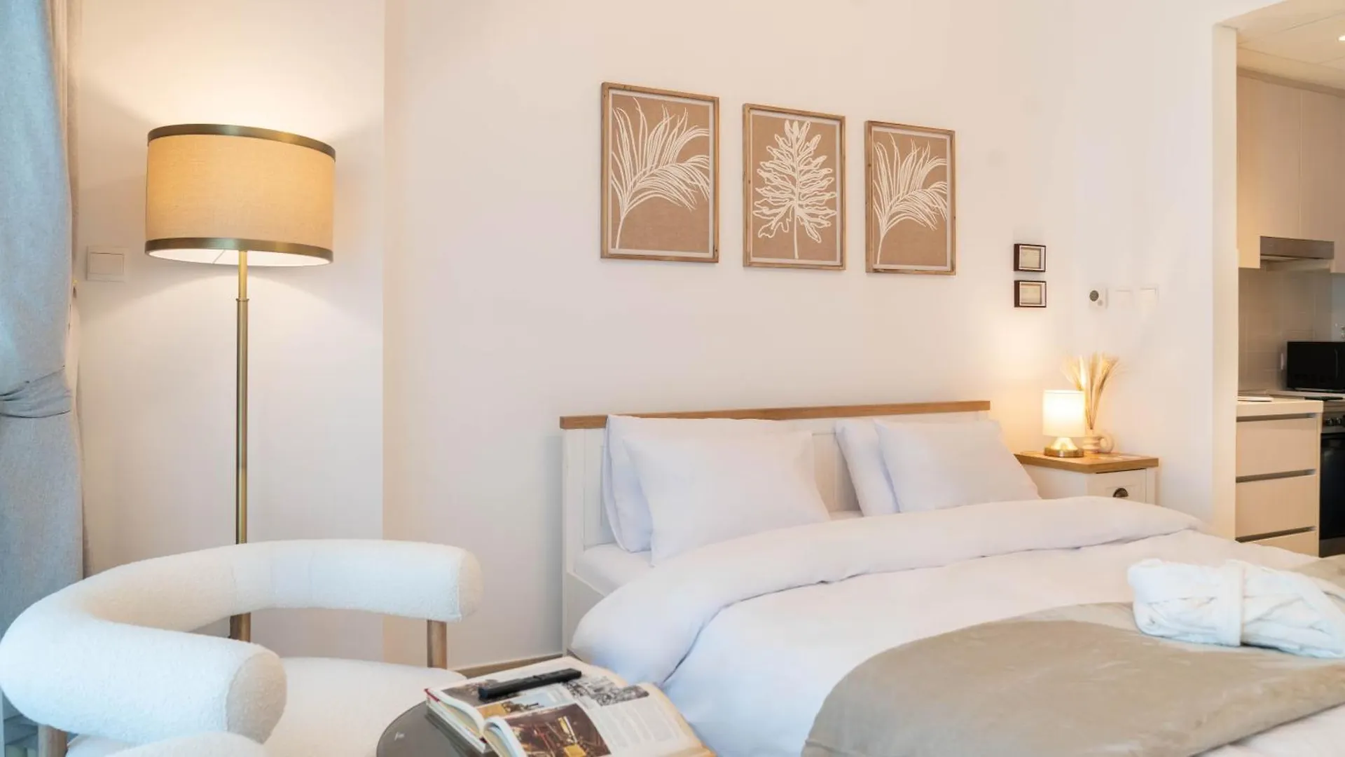 Classy Modern Studio Canal And Pool View Abu Dhabi